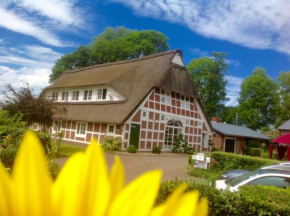 Kamin Ofen Wohnung -Altes Landhaus Oste- 2 Schlafzimmer, Bad, Küche, Terrasse, W-Lan, Nordsee Strand